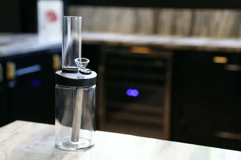 Bubbler Bong vs Other Smoking Devices
